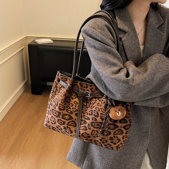 Damen Shopper-Tasche mit elegantem Leopardenmuster und praktischem Innenraum Nord Taschen
