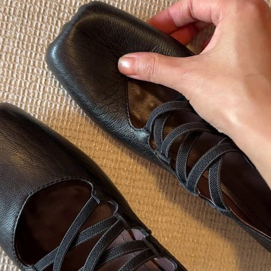 Damen Ballerina-Schuhe mit innovativer Riemenführung und weichem Leder