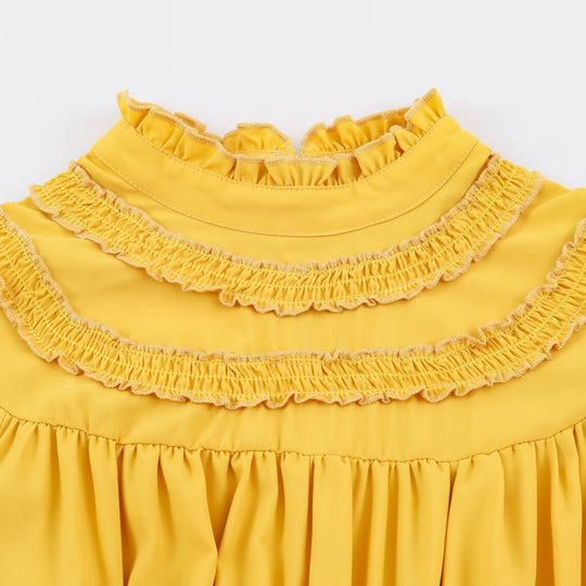 Damen Rüschen-Midikleid mit hohem Stehkragen, Stufenrock und Taillen-Smock Nord Taschen