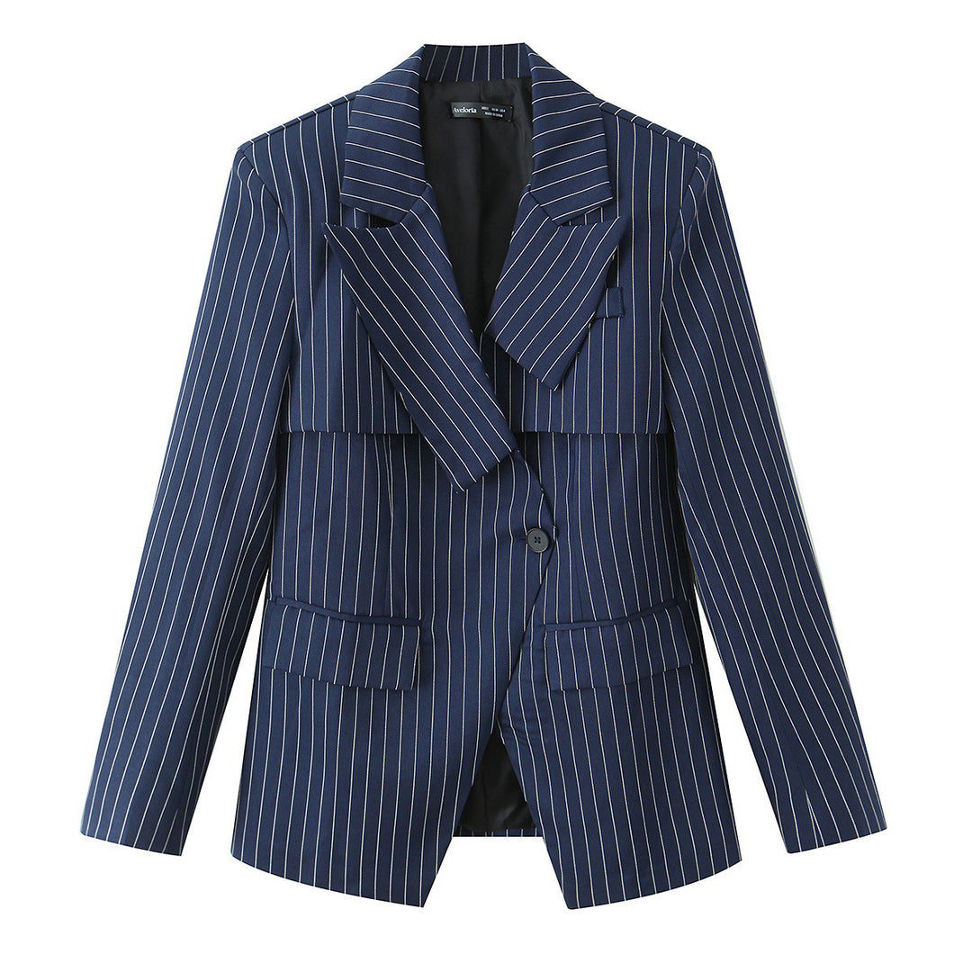 Damen Taillierter Nadelstreifen-Blazer mit asymmetrischem Revers und Pattentaschen Nord Taschen