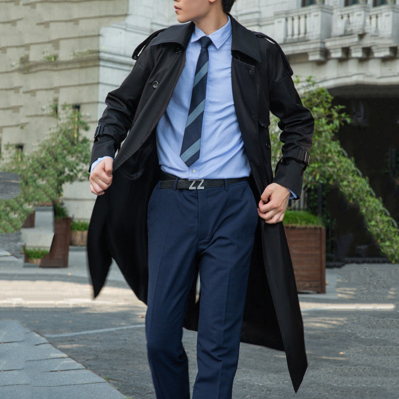 Herren Doppelreihiger Trenchcoat mit Taillengürtel und Epauletten Nord Taschen