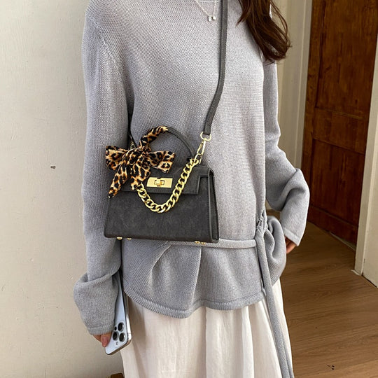 Damen Handtasche mit abnehmbarer Kette und modischem Tiermotiv Nord Taschen