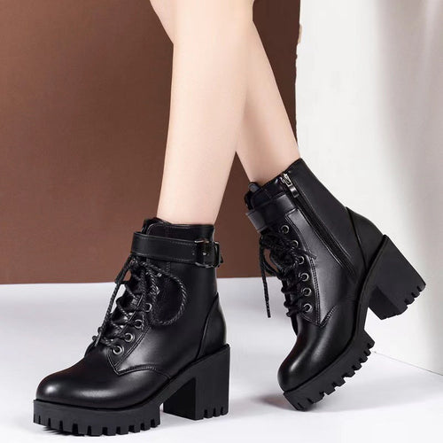 Damen nan Plateau-Schnürstiefelette aus Kunstleder mit profilierter Gummisohle und verstellbarem Schnallenriemen Nord Taschen