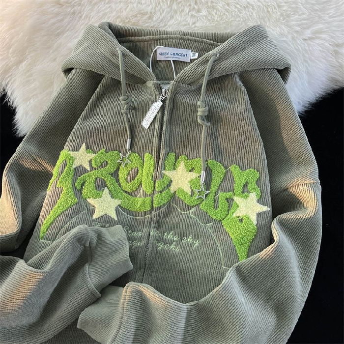 Damen nan gerippte Oversize Kapuzenjacke mit Reißverschluss, Chenille-Stickerei und Stern-Anhängern Nord Taschen