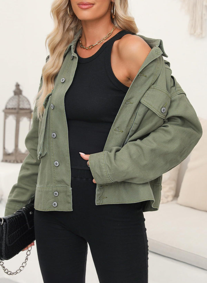 Damen kurze oversized Jeansjacke mit aufgesetzten Brusttaschen und krempelbaren Ärmeln Nord Taschen