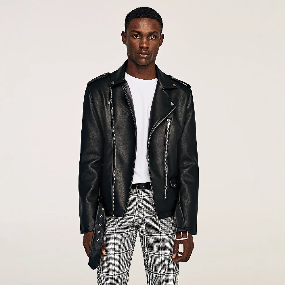 Herren Bikerjacke im Rider‑Stil aus veganer Lederoptik mit asymmetrischem Reißverschluss und Taillengürtel Nord Taschen