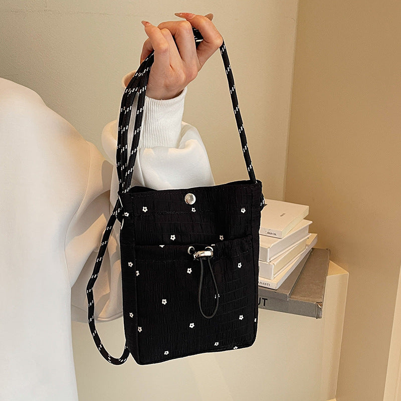 Damen kleine Umhängetasche mit blütenförmigem Design Nord Taschen