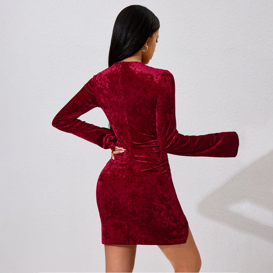 Damen figurbetontes Samt‑Minikleid mit geraffter Taille, Ring‑Detail am Ausschnitt und weiten Glockenärmeln Nord Taschen