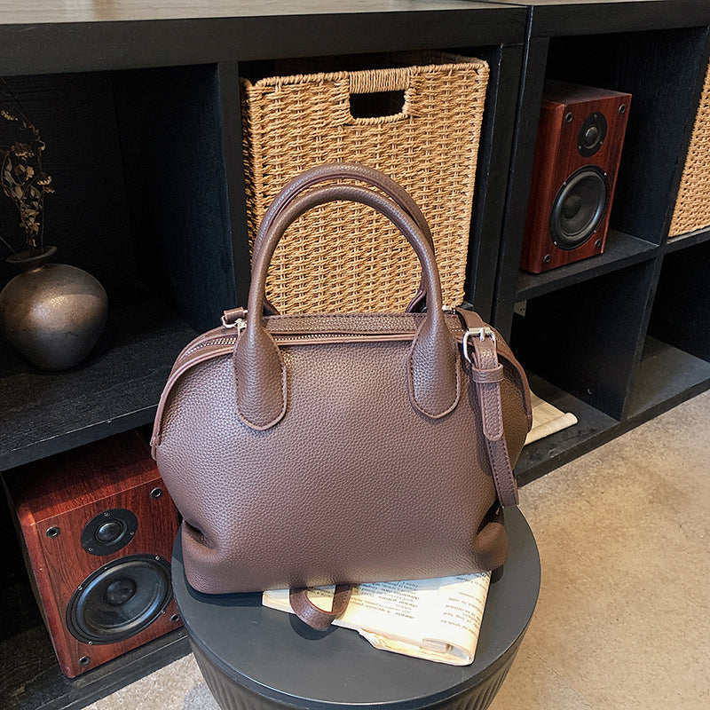 Damenhandtasche aus geschmeidigem Kunstleder, mit verstellbarem Schulterriemen und elegantem Design Nord Taschen