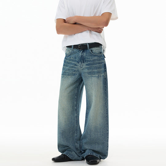 Herren Ultraweit geschnittene Denim-Baggy-Jeans mit markanten Whisker-Akzenten und bodenlangem Saum Nord Taschen