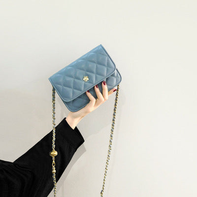 Damen Clutch-Tasche mit elegantem Kettenriemen und dekorativem Verschluss Nord Taschen
