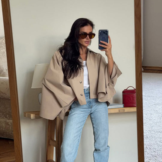 Damen Oversize Cropped-Jacke mit voluminösen Fledermausärmeln und Hemdkragen Nord Taschen