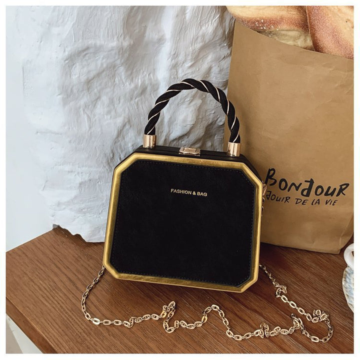 Damen elegante Handtasche im Faltendesign mit goldenen Akzenten Nord Taschen