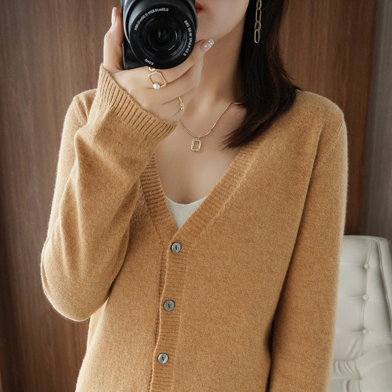 Damen Leichter V‑Ausschnitt-Cardigan aus Kaschmir‑Mix mit feiner Rippkante Nord Taschen
