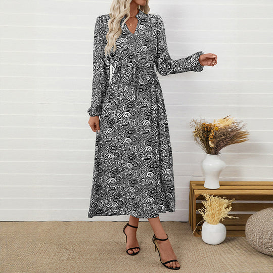 Damen Maxikleid mit Paisley-Print, V‑Ausschnitt, Taillenbindegürtel und langen Ärmeln Nord Taschen