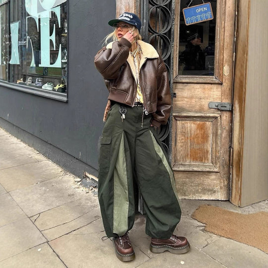 Damen Kurz geschnittene Fliegerjacke mit Teddy-Futter und Oversized-Ärmeln Nord Taschen