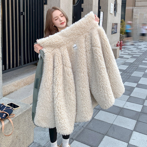 Damen nan urbaner Kurzparka mit Teddyfutter, großzügigen Pattentaschen und verdecktem Zwei-Wege-Reißverschluss Nord Taschen