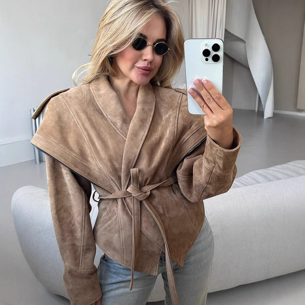 Damen Veloursleder‑Wickeljacke mit breitem Schalkragen und Taillengürtel Nord Taschen