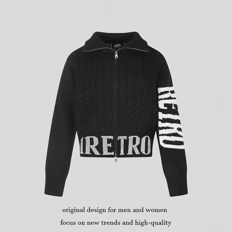 Damen Kurze Zopfmuster-Strickjacke mit Stehkragen, durchgehendem Reißverschluss und Typo-Bund Nord Taschen