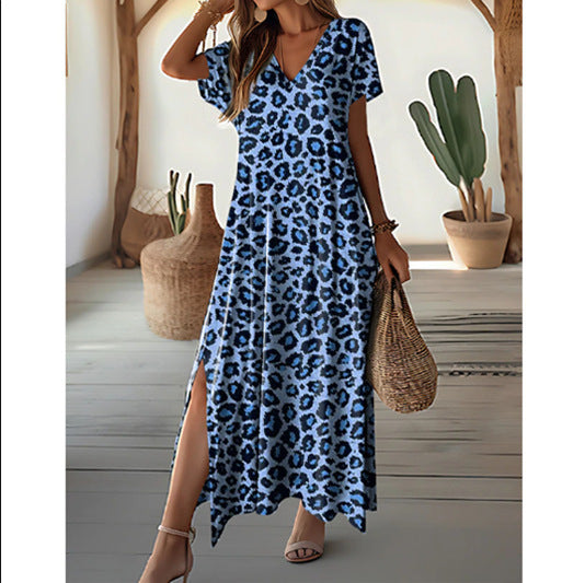 Damen Maxikleid Im Trendigen Animal-Print mit Modernem V-Ausschnitt und Seitlichen Schlitzen