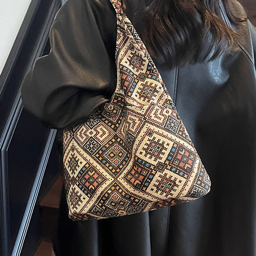 Damen Tasche im modernen Ethno-Design Nord Taschen