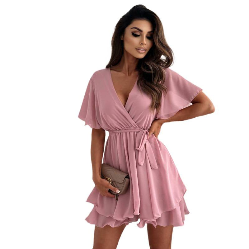 Damen Wickelkleid mit fließendem Schnitt und zarten Rüschendetails