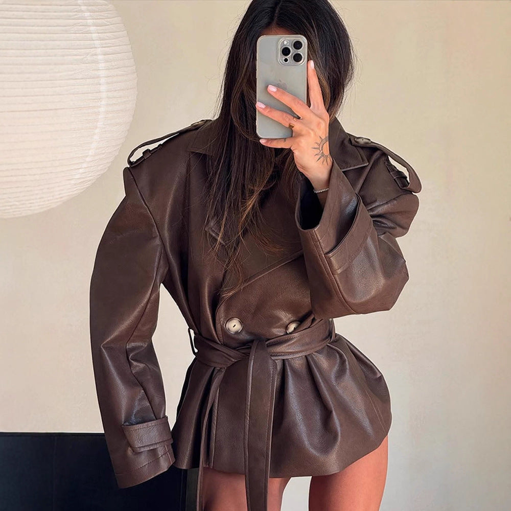 Damen Kurzjacke aus Lederimitat mit Taillengürtel und Oversize‑Schulterpartie Nord Taschen