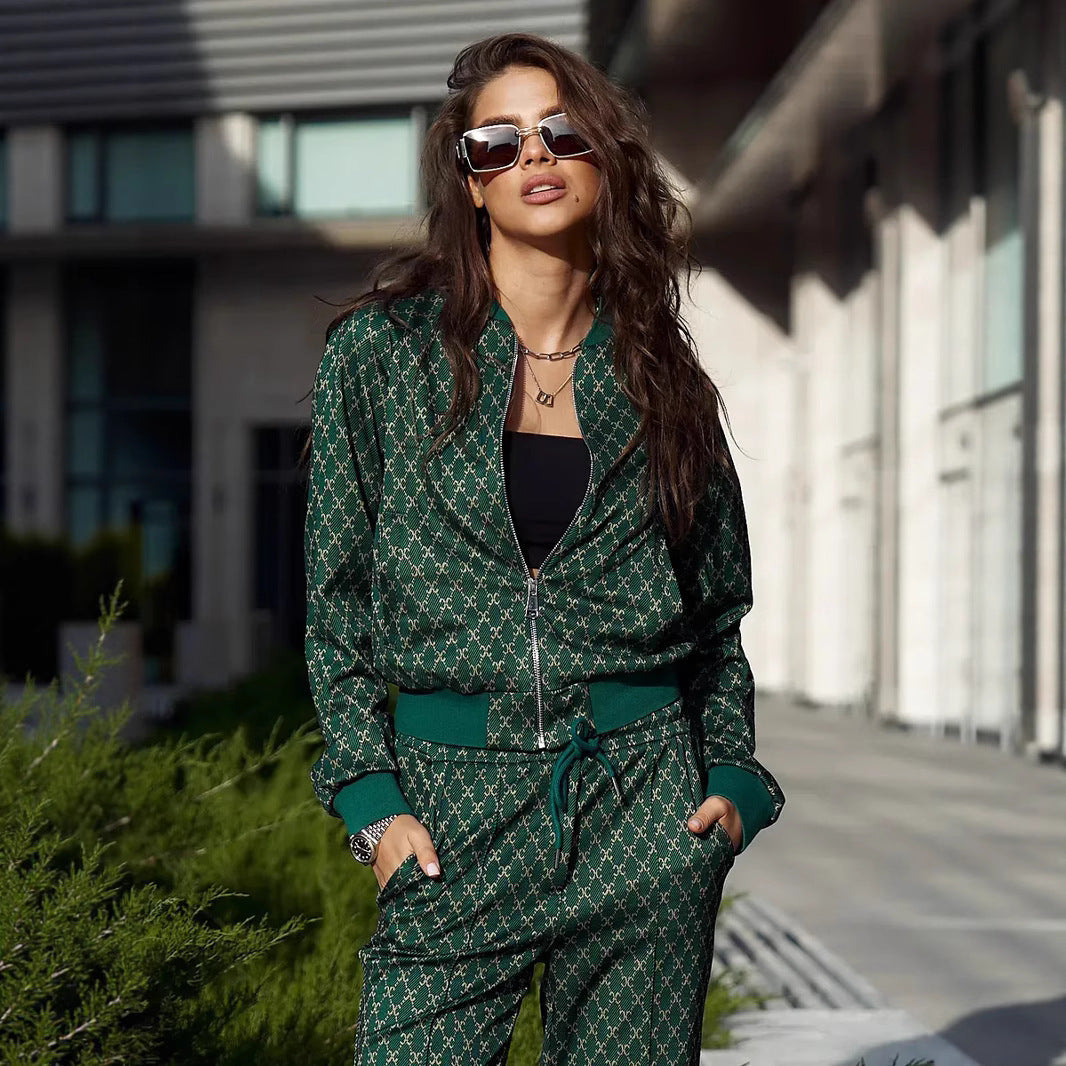 Damen jacquard Lounge-Set mit kurzer Bomberjacke und hochgeschnittener Kordelzug-Hose Nord Taschen