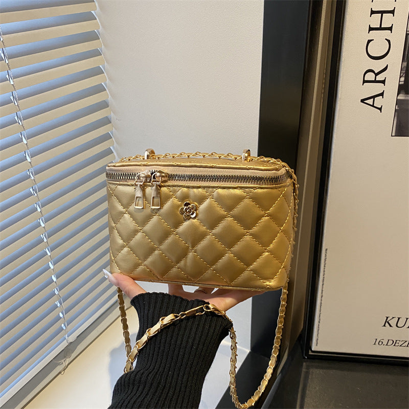 Damen elegante Umhängetasche mit gestepptem Design und goldenen Akzenten Nord Taschen