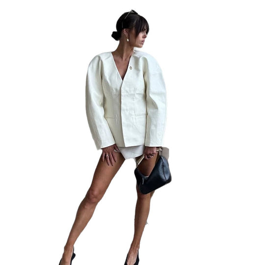Damen Oversize-Blazer mit markanter Schulter und offener V‑Front Nord Taschen