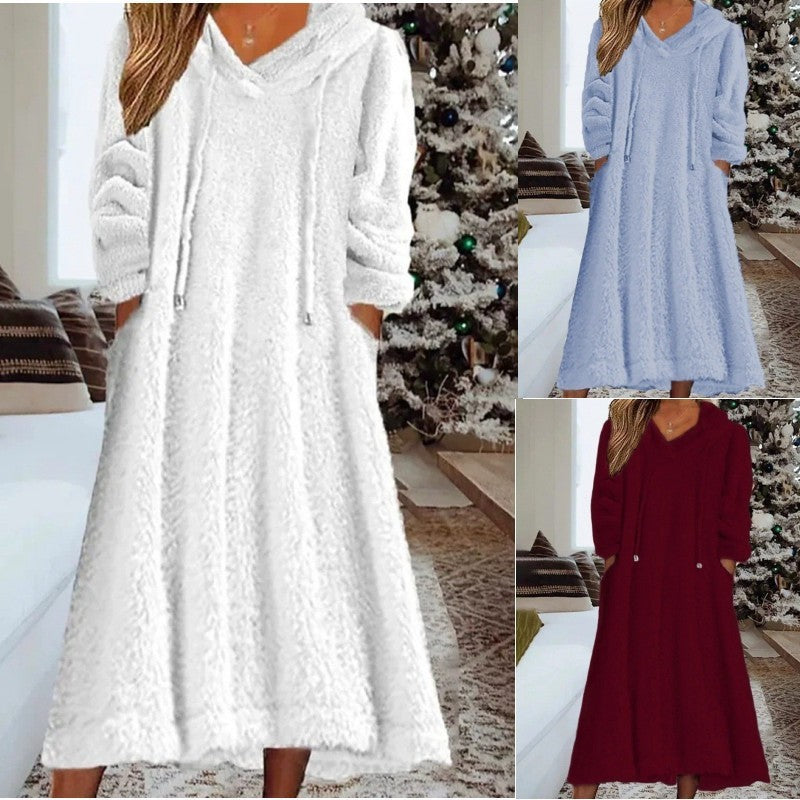 Damen Maxikleid aus Teddy-Fleece mit Kapuze, V-Ausschnitt und Eingrifftaschen Nord Taschen