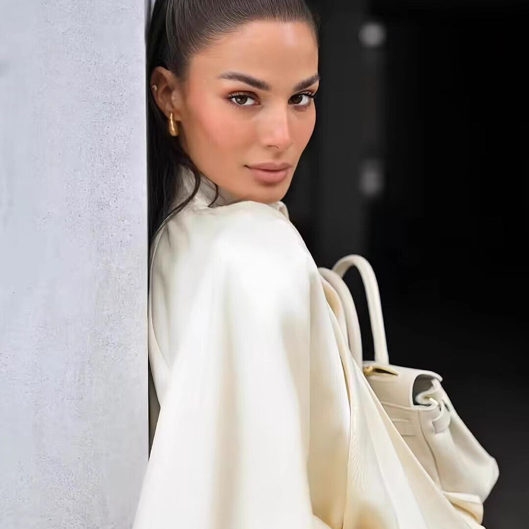 Damen Satin-Cape-Bluse mit Reißverschluss, Ballonärmeln und gerafftem Saum Nord Taschen