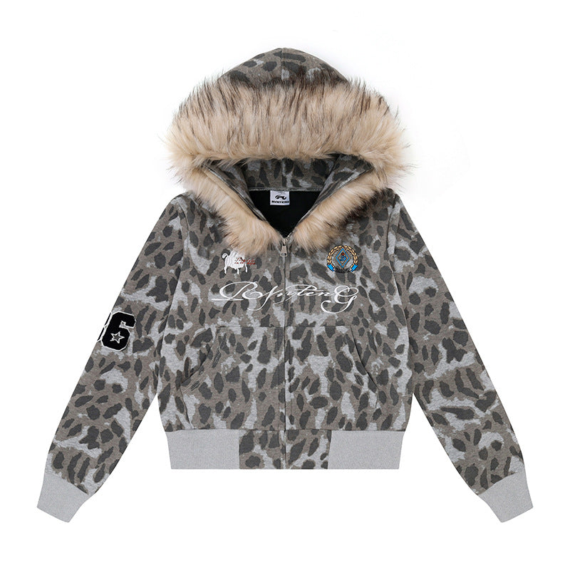 Damen Kapuzen-Sweatjacke mit Kunstfellbesatz, Leo-Allover und Reißverschluss Nord Taschen