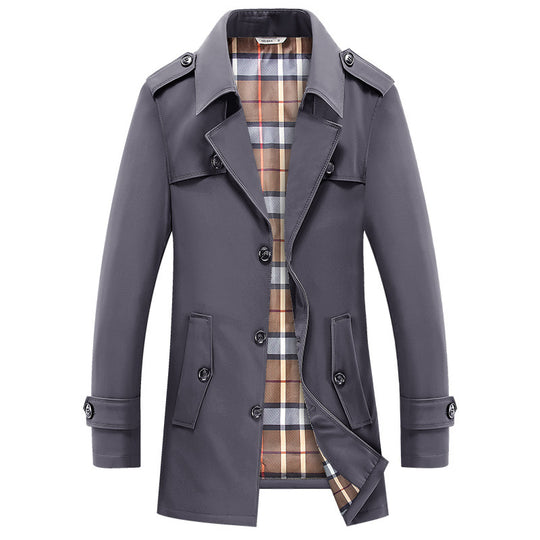 Herren Kurz-Trenchcoat im klassischen Stil mit karierter Innenfütterung, Schulterklappen und Pattentaschen Nord Taschen
