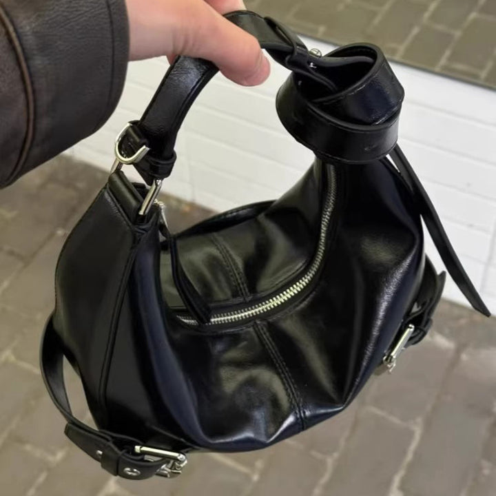 Damen Hobo-Tasche mit modernen Schnallenakzenten und leicht gewölbter Silhouette Nord Taschen