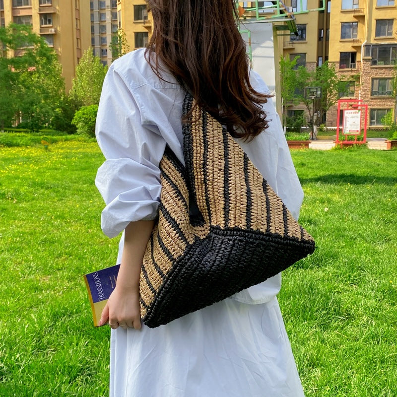 Damen geometrische Strohtasche mit kontrastierenden Streifen Nord Taschen