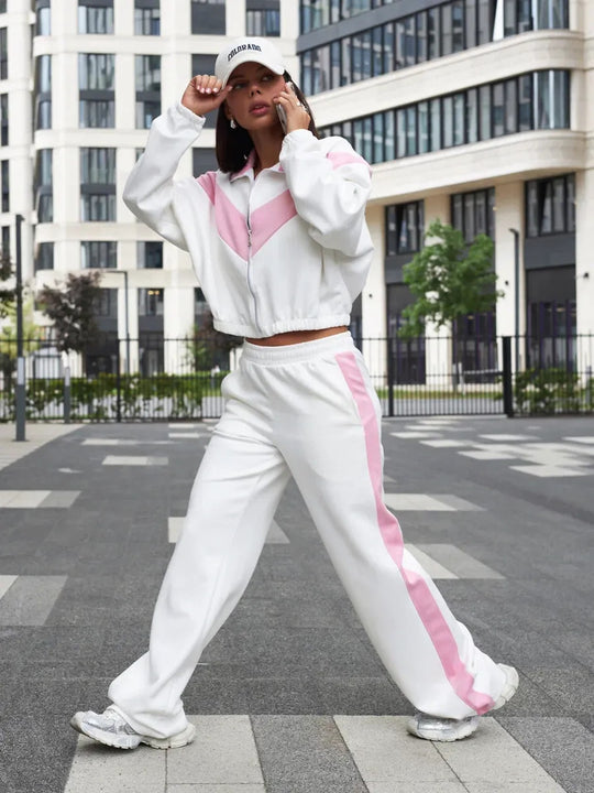 Damen cropped Zipjacke und weite Trackpants mit kontrastierendem Seitenstreifen Nord Taschen