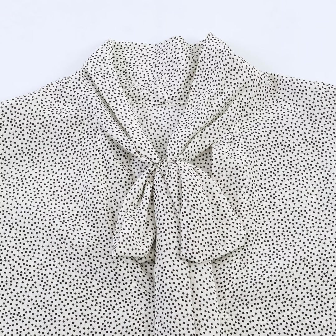 Damen Oversize-Bluse mit Schleifenkragen und Ballonärmeln Nord Taschen