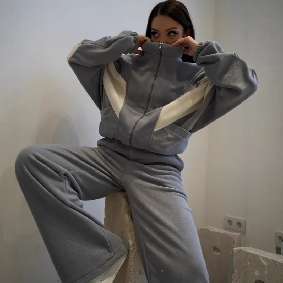 Damen oversized Reißverschluss-Fleecejacke mit Paneel-Details und weiter High-Waist-Loungehose Nord Taschen