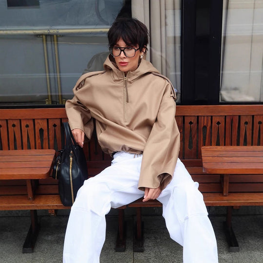 Damen Oversize Kapuzen-Pulloverjacke mit halbem Reißverschluss und Schulterpasse Nord Taschen
