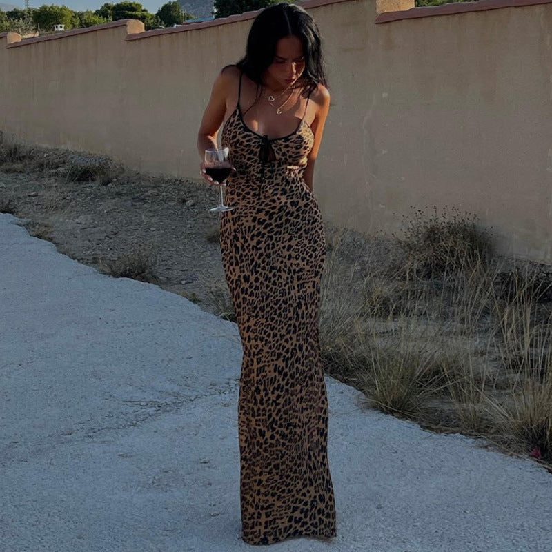Damen Leopard-Print Sommerkleid mit knappen Trägern und tiefem Ausschnitt