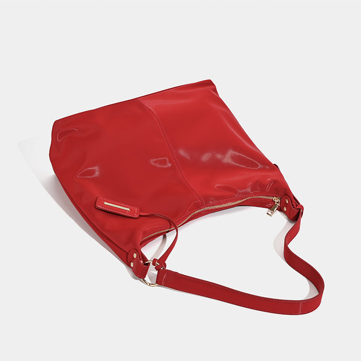 Damen Hobo-Tasche mit glänzender Oberfläche und elegantem Design Nord Taschen