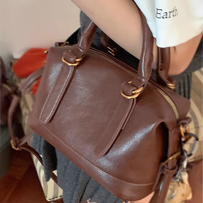 Damen Handtasche mit luxuriösem Leder und stilvollen Verzierungen Nord Taschen