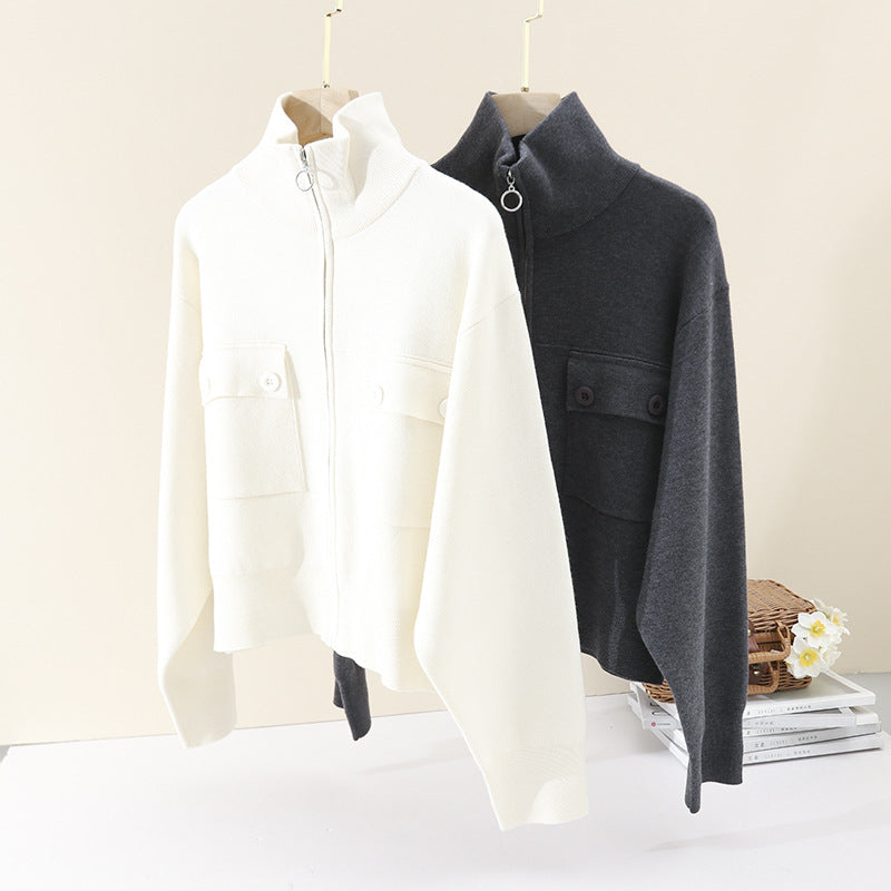 Damen Kurze strukturierte Strickjacke mit Stehkragen, Metallreißverschluss & Brusttaschen Nord Taschen