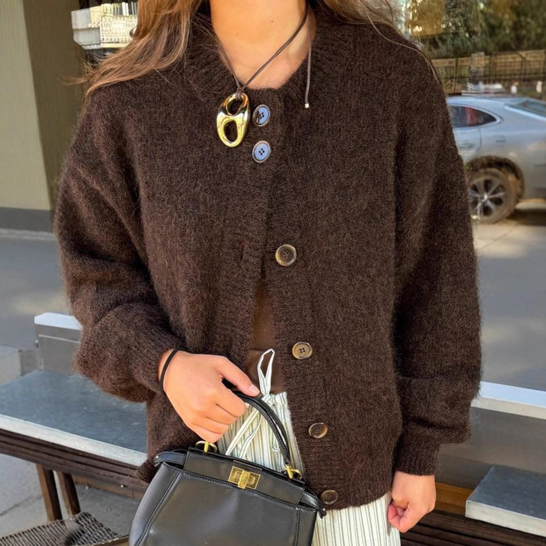 Damen kuschelige Strickjacke mit Oversize-Schnitt und Hornoptik-Knöpfen Nord Taschen