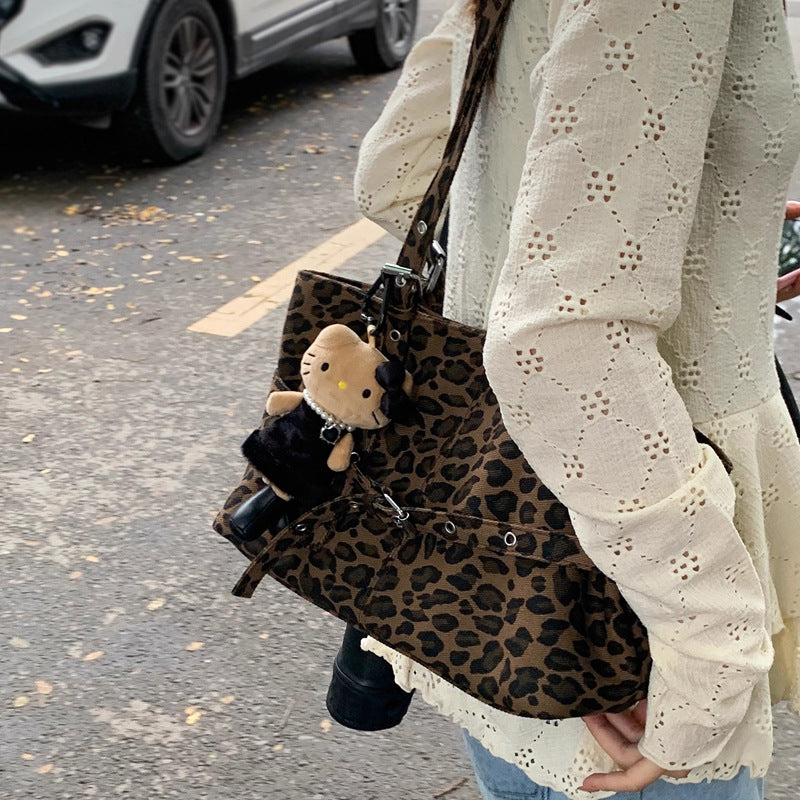 Damen Tragetasche mit elegantem und funktionalem Design Nord Taschen