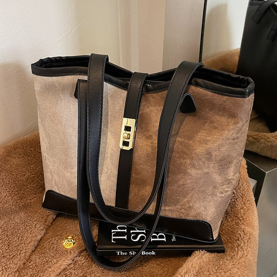Damen Handtasche mit modernem Design und stabilen Griffen Nord Taschen