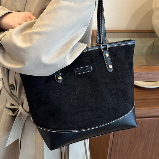 Damen elegante Handtasche mit gestepptem Design und praktischen Seitentaschen Nord Taschen