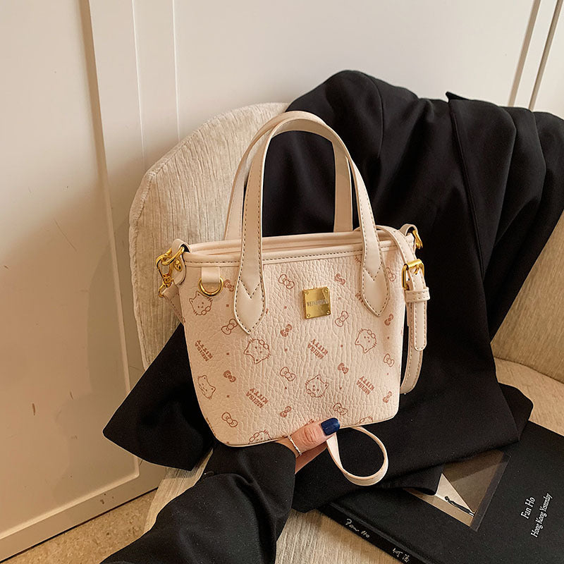 Damen Mini-Handtasche im entzückenden Design mit abnehmbarem Anhänger | Nord Taschen