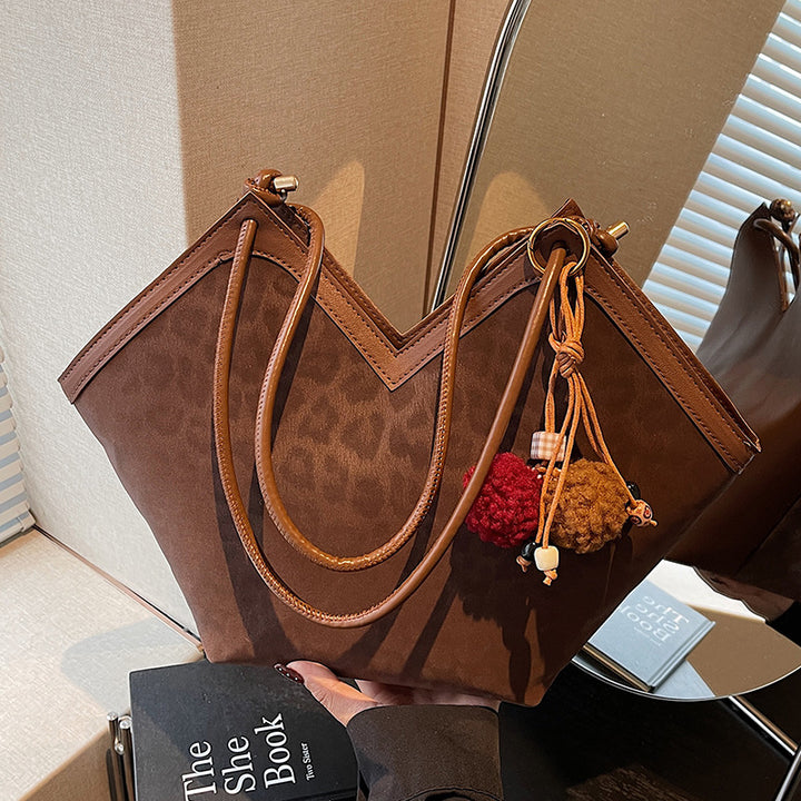 Damen Hobo-Tasche mit strukturiertem Design und eleganten Doppelgriffen Nord Taschen